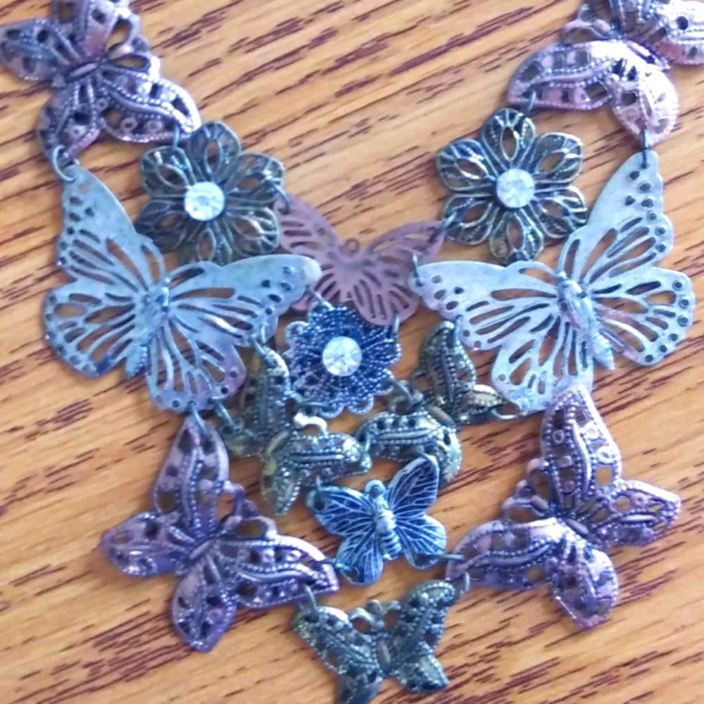 🤑3/$18 Mixed Metals Butterfly Neckace